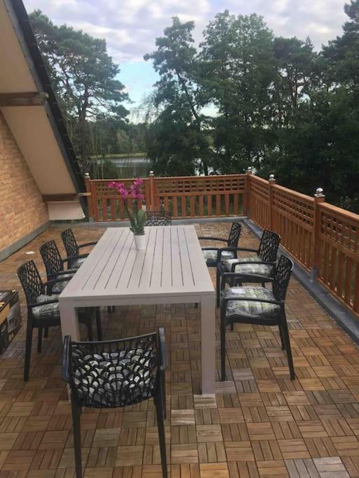 Seeblick Eins Im Waldschloesschen Wendisch Rietz Exterior foto